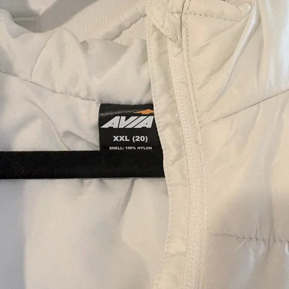 Women's White Puffer vest with Hood and pockets - Picture 2 of 3